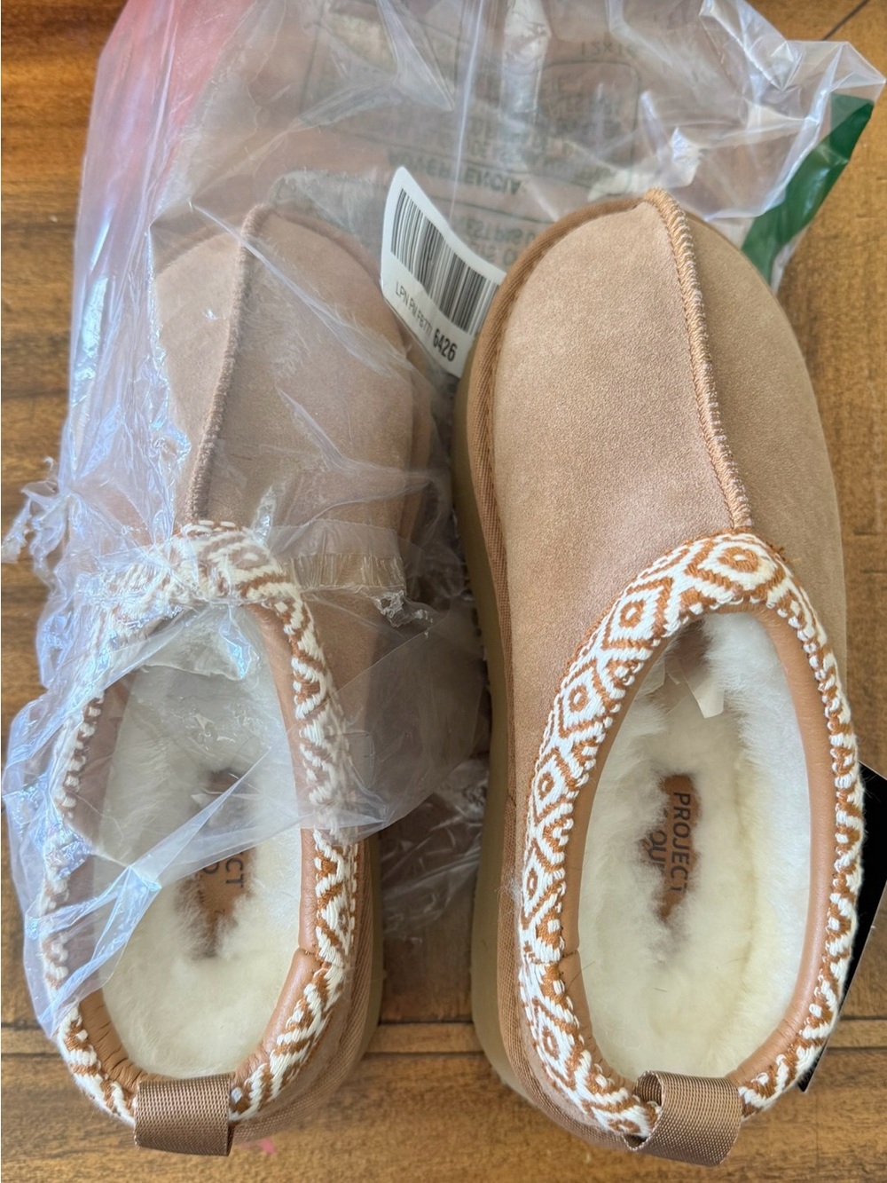 NWT- platform Plush Lined Slip-On Women's Slippers - Tan